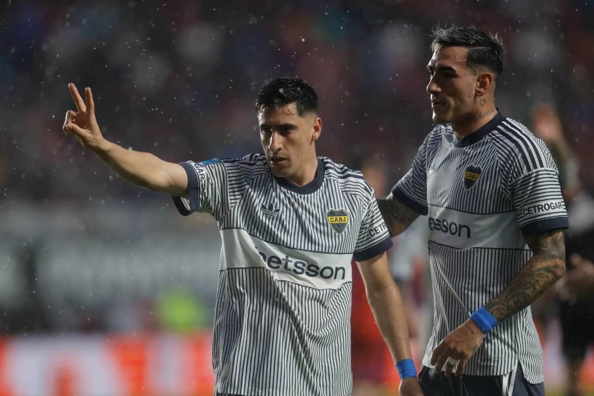 Bajo un diluvio, Boca venció a San Lorenzo y se metió en la pelea por la Libertadores