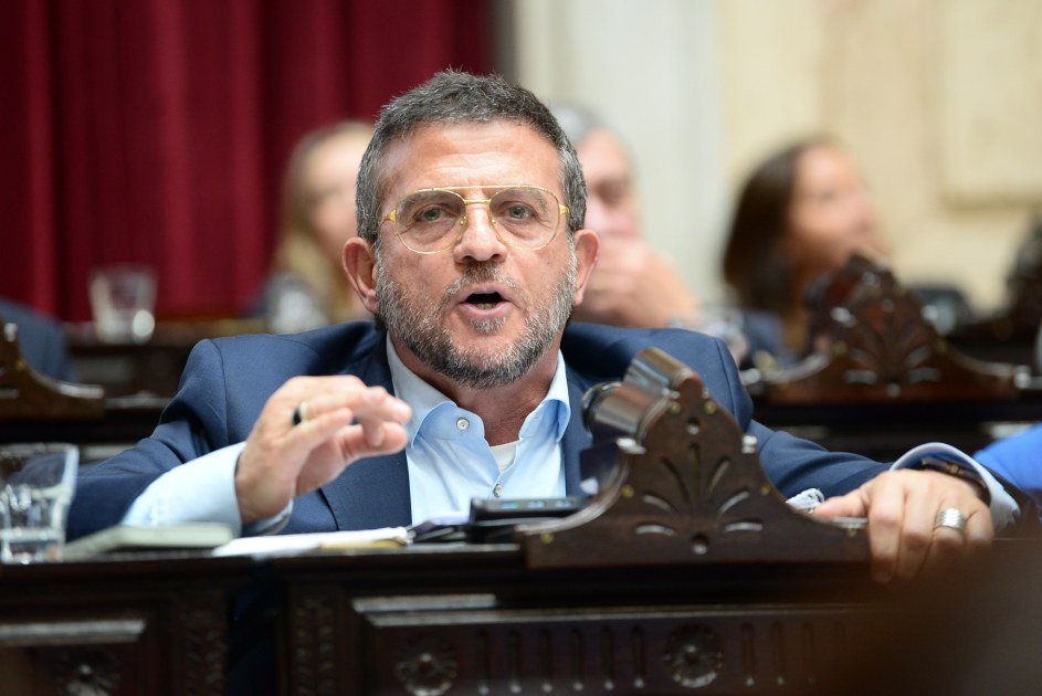 El patrimonio de Carlos Cisneros se multiplicó 205 veces en pesos desde que asumió como diputado, pero sus propias declaraciones juradas se contradicen entre sí